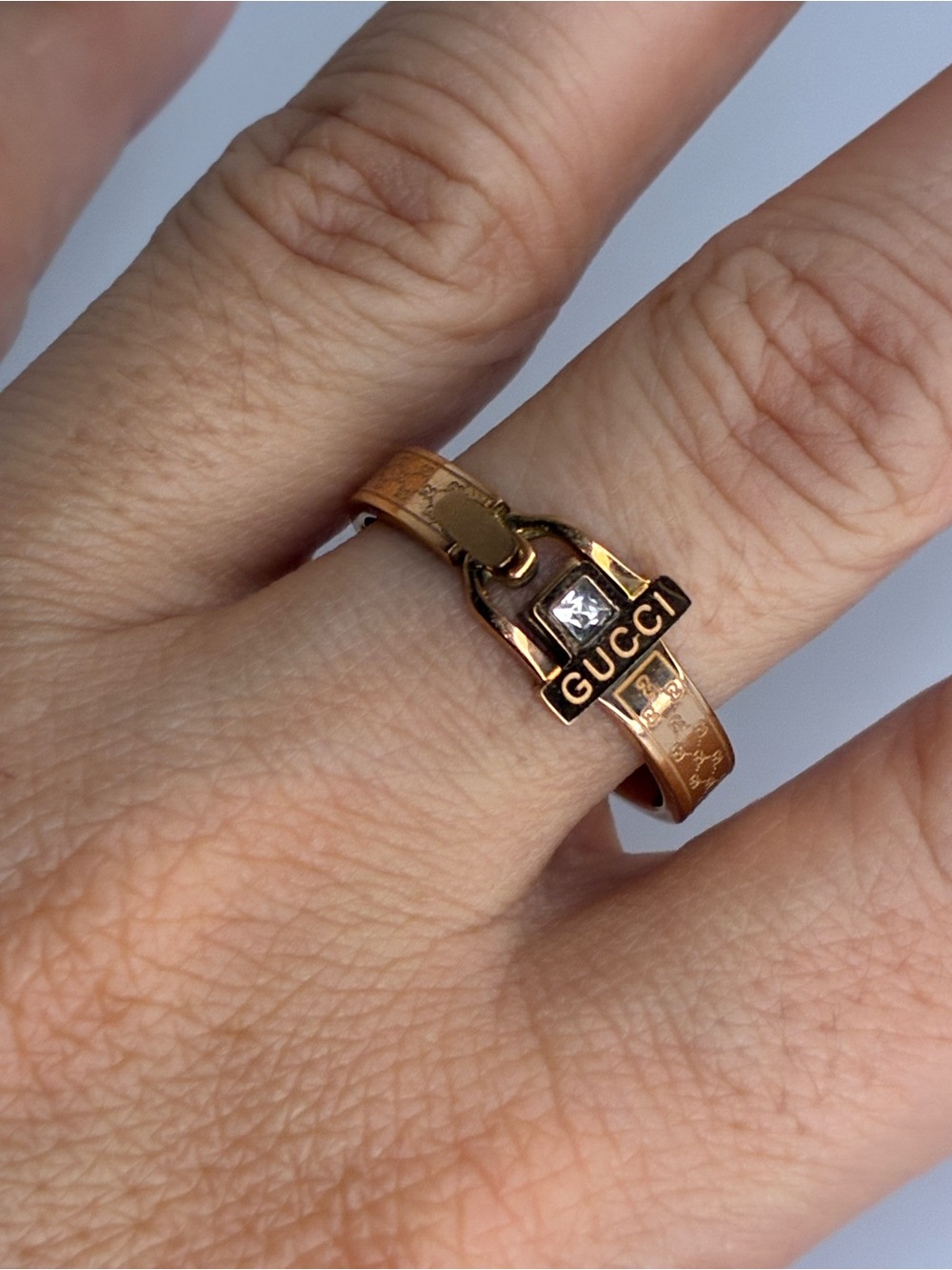 Vintage Rose Gold-Tone Horsebit Ring with Center Crystal - Size 9
